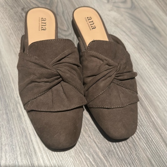 a.n.a Shoes - A.N.A mule shoes